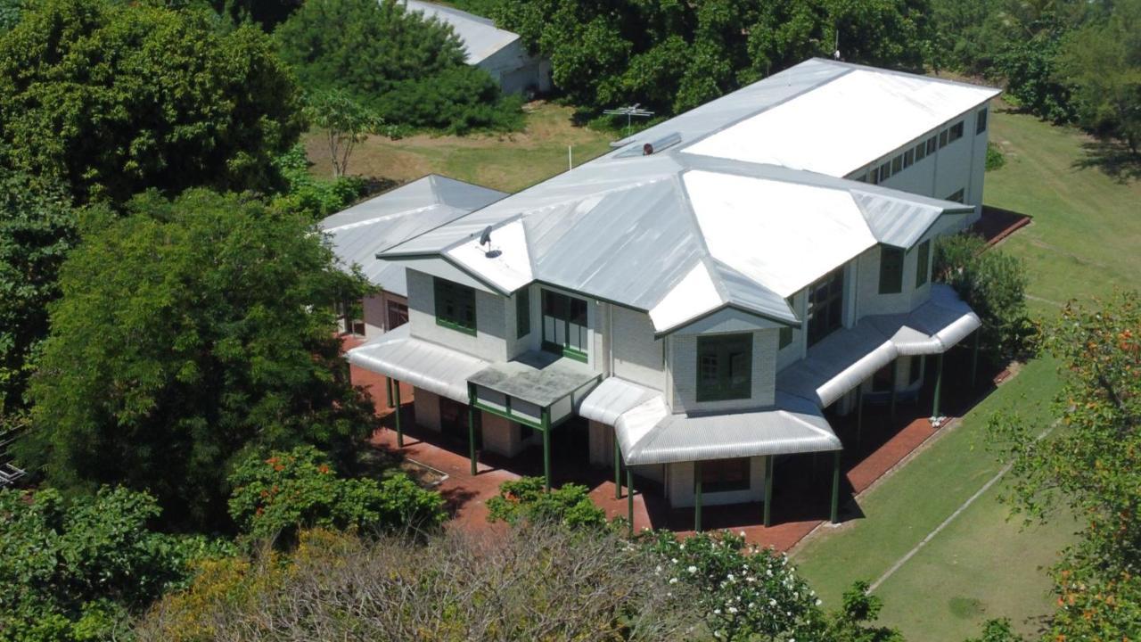 Oceania House Hotel Bantam Village Bagian luar foto